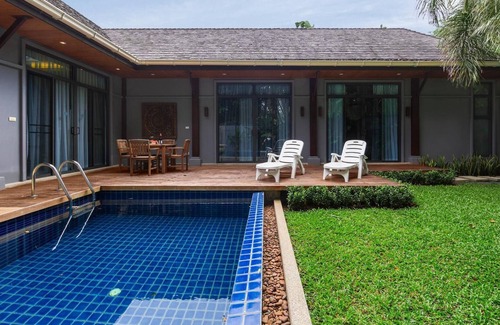 Pa Klok Villa | Villa Flores by Tropiclook