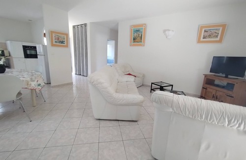 Santa-Lucia-di-Moriani House | Villa for 4-6 people, 5 minutes from the beach!