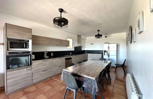 La Londe-les-Maures House | Villa for 12 people with heated pool, overlooking hills and sea