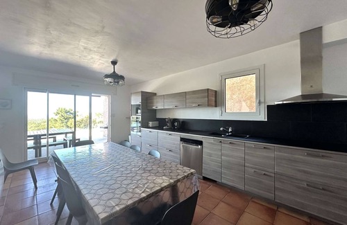 La Londe-les-Maures House | Villa for 12 people with heated pool, overlooking hills and sea