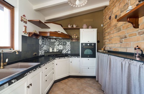 Paceco Villa | Villa for 9 People with Pool and Panoramic View