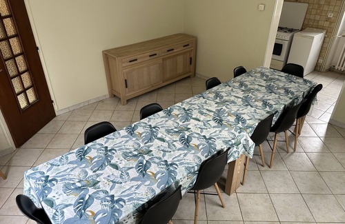 Besse-en-Chandesse Villa | Villa with land for 12 people. PROMO last minute in November