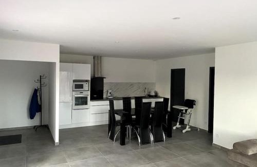 Saint-Etienne-de-Fontbellon Villa | Villa moderne avec piscine Aubenas