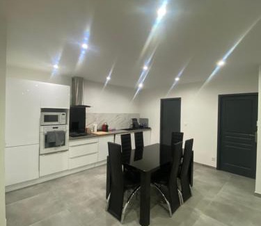 Saint-Etienne-de-Fontbellon Villa | Villa moderne avec piscine Aubenas