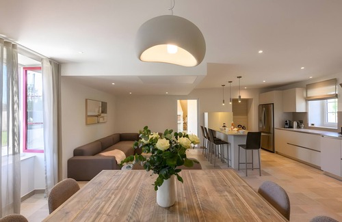 Saint-Sauveur-le-Vicomte Villa | Villa 'Domaine Le Saint Georges' with Private Terrace, Wi-Fi and Air Conditioning