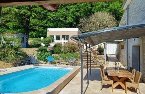 Sainte-Colombe-en-Bruilhois Villa | Villa à la campagne