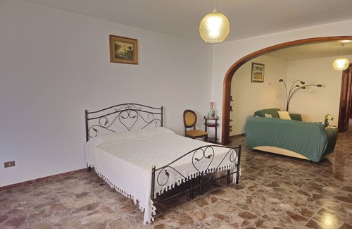 Vignacastrisi Villa | Villa Francesca, beautiful villa a step away from castro