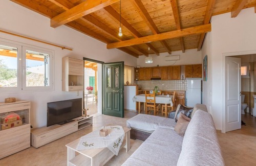 Koutsi Villa | Villa Francesca - Two Bedroom Villa, Sleeps 4
