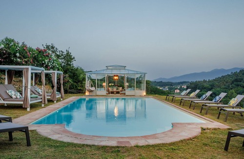 Vicopelago Villa | Villa Francigena Luxury 10 bedroom Farmhouse Villa