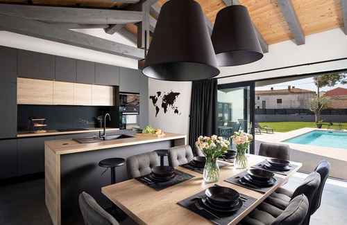 Muntic Villa | Villa Frola in Muntic