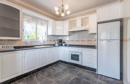 La Canuta Villa | Villa 'Galicia' with Mountain View, Private Pool and Wi-Fi