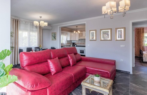 La Canuta Villa | Villa 'Galicia' with Mountain View, Private Pool and Wi-Fi