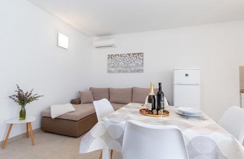 Mugeba Apartment | Villa Gioia apartment with terrace