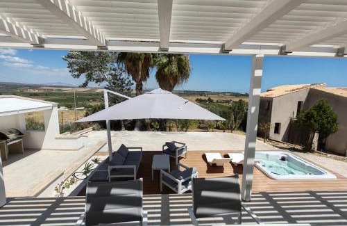 Marinella di Selinunte Villa | Villa Giulia by Casa Azzurra Apartments