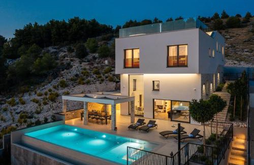 Zaboric Villa | Villa GRC