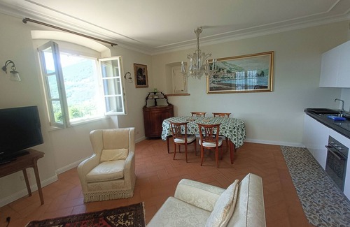 Riva di Solto Villa | Villa Hélène Apt2