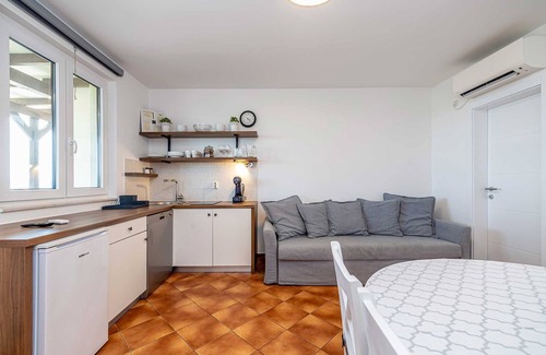 Linardici Apartment | Villa Haya - apartment KAMELIJA with heated pool