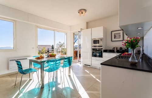Villefranche-sur-Mer Apartment | VILLA HENRIETTA AP4070 by RIVIERA HOLIDAY HOMES