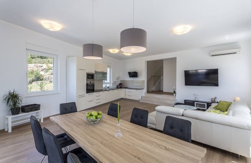 Podstrana Villa | Villa Horizon SAVE 20 percent on Split-villas com