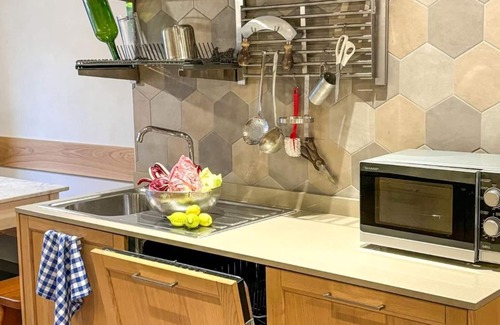 Tarzo Villa | Villa 'Il Cortivo 81' with Lake View, Wi-Fi and Air Conditioning