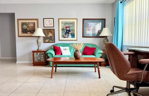 Park Lake Estates House | Villa IMPRESSA -Close to Beaches, Billiard,Ping-Pong Table, Lanai, Fire Pit, BBQ, Patio, Back Yard