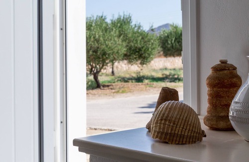 Zefiria Villa | Villa in an oasis of peace close to the most beautiful beaches and all Milos services