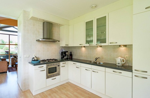 Biddinghuizen Villa | Villa in Biddinghuizen by Lake Vulwe