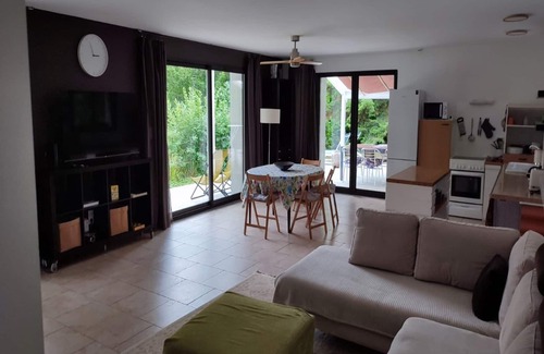 Bruniquel Villa | Villa in Bruniquel by Aveyron River