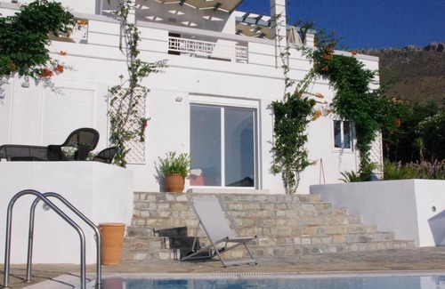 Kokkinon Khorion Villa | Villa in Crete, new swimming pool, infinity swimming pool; panoramic sea view.