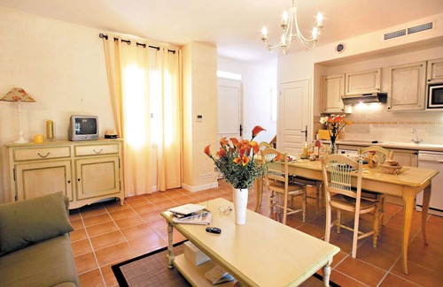 Fayence House | Villa in Fayence with Private Pool & BBQ