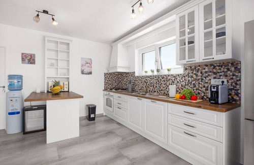 Krnica Villa | Villa in Krnica with Pool near Beach