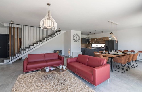 Novigrad House | Villa in Novigrad with Pool and Sea Views