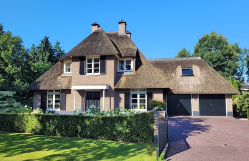 Overloon Villa | Villa in Overloon near War Museum