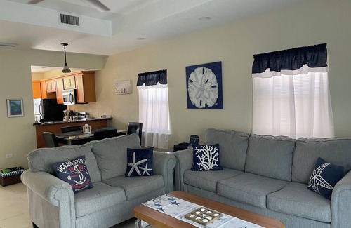 Bodden Town Villa | Villa in Paradise