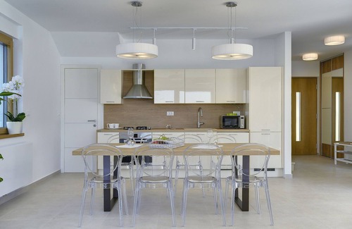 Pjescana Uvala Villa | Villa in Pješčana by the Beach with Pool