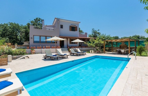 Prines Villa | Villa in Prines with Private Pool & BBQ