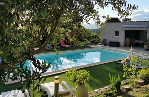 Allan House | Villa in Provencal Drome with open views and pool