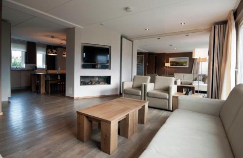 De Cocksdorp Villa | Villa in Texel with Luxurious Comfort