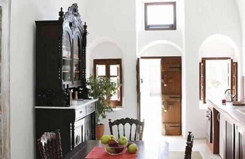 Megalochori Villa | Villa Io: 3BR Historic Villa with Private Pool