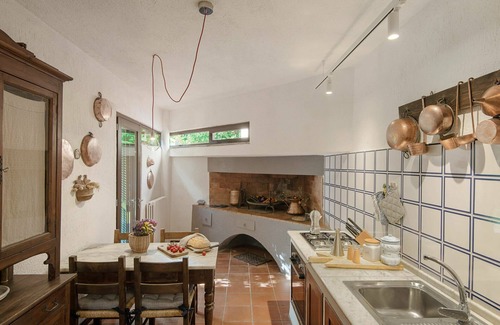 Passignano sul Trasimeno Villa | Villa Le Murate - Vacation Rental with private swimming pool near Trasimeno Lake, Umbria