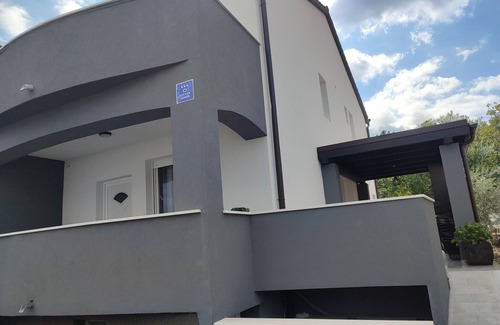 Soline Villa | Villa Ivka with Swimming Pool