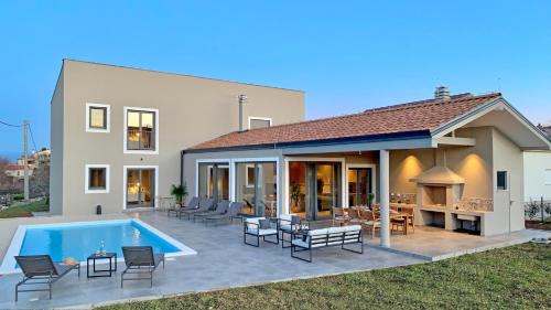 Vrh Villa | Villa & Jardin - Luxury Villa with swimming pool