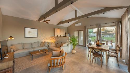 Vrh Villa | Villa & Jardin - Luxury Villa with swimming pool