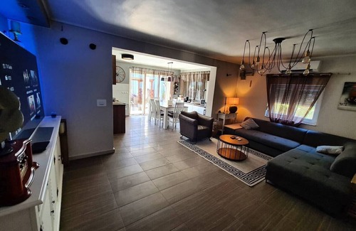 Privlaka Villa | Villa Jurišić 10 metara od mora plaža lezaljke veliko dvorište