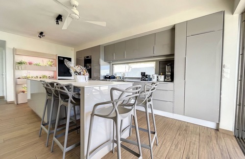 Cul de Sac Villa | Villa Kaktus - Amazing Ocean View - French Contemporary Design - 3 BR