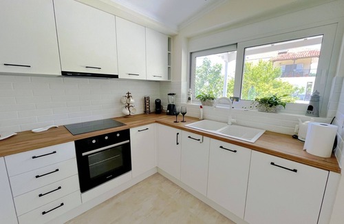 Spanokhorion Villa | Villa Kallisti - private villa with hot tub, large garden, close to the beach