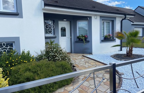 Vittoncourt Villa | Villa Kat'Etoiles with indoor pool, jacuzzi and 60m2 of arcade games!