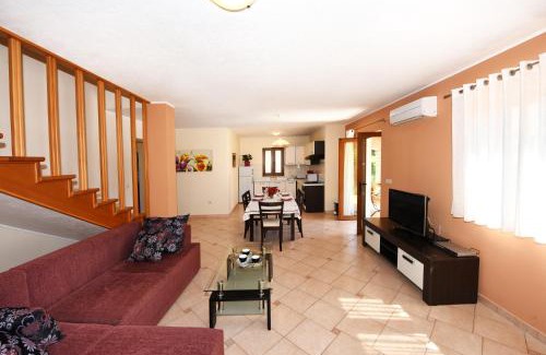 Mofardini Villa | Villa Kmacici 377