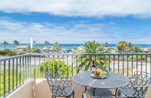 Del Mar Villa | Villa L'Auberge in Del Mar across the street from powerhouse park and beach