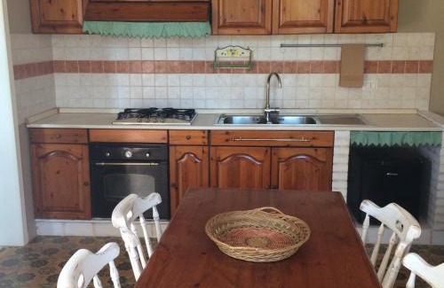 Gioia del Colle Apartment | Villa L'Ottagono con cucina parcheggio privato telecamerizzato e wifi